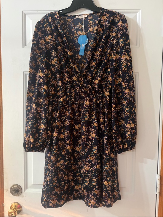Cupshe Dresses & Skirts - Cupshe navy floral long sleeve v-neck boho fit and flare dress size large NWT